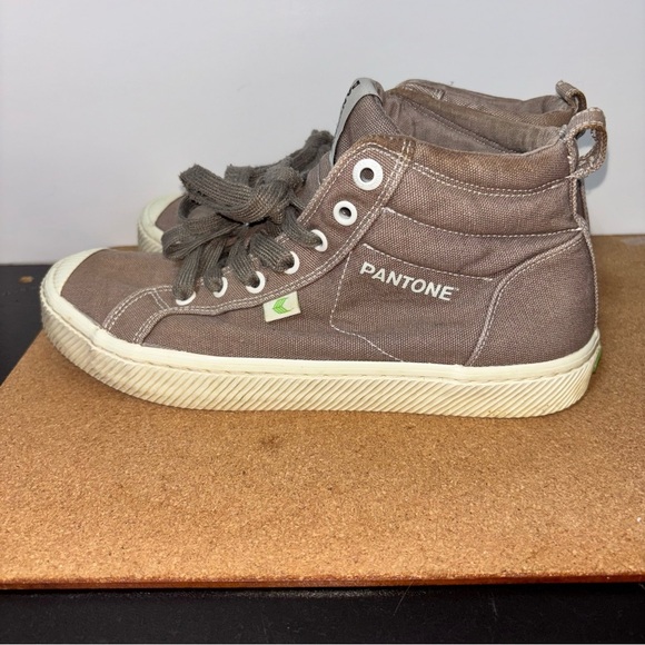 Cariuma Pantone Unisex Beige Tan High-Top Sneakers Men's 6.5 Women's 8 Lace Up - Picture 11 of 14